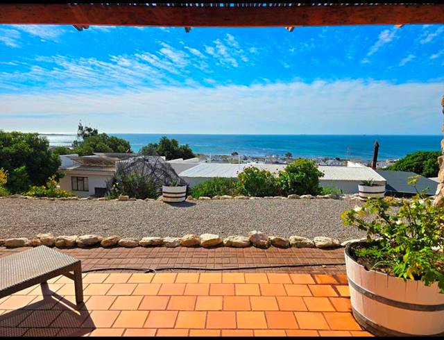 3 BEDROOM HOUSE FOR SALE IN BLUEBERRY HILL